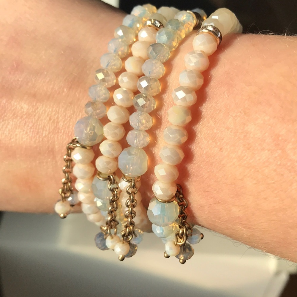 Set of 4 bracelets